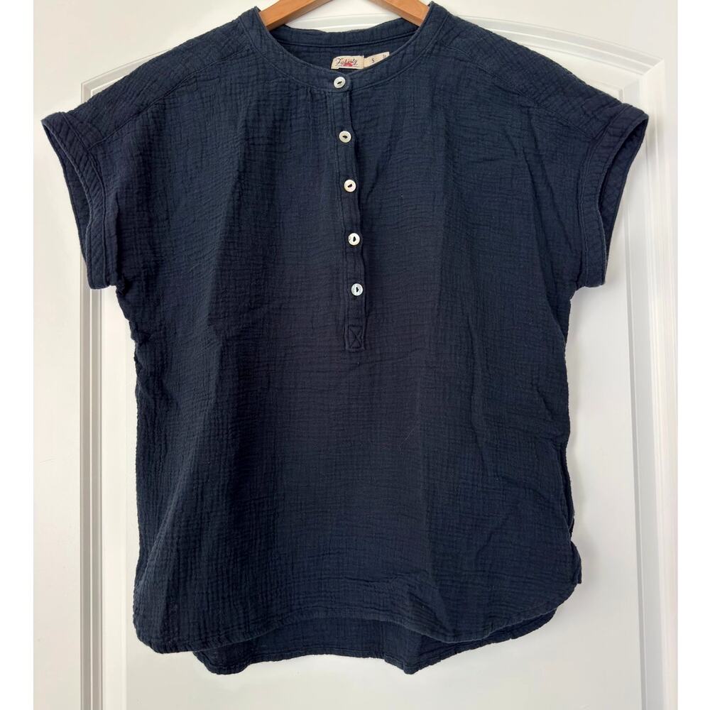 Faherty Dream Cotton Gauze Desmond Top Navy Blue Short Sleeve Blouse Size: Small